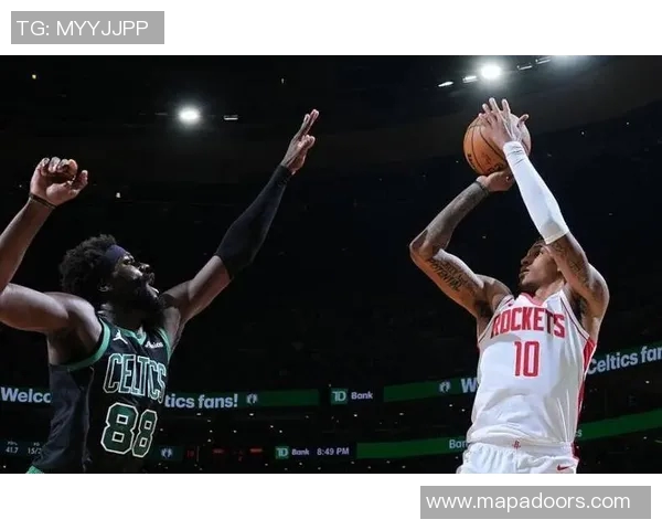 常受伤的独行侠中锋德雷克·莱弗利二世将接受赛季结束脚部手术